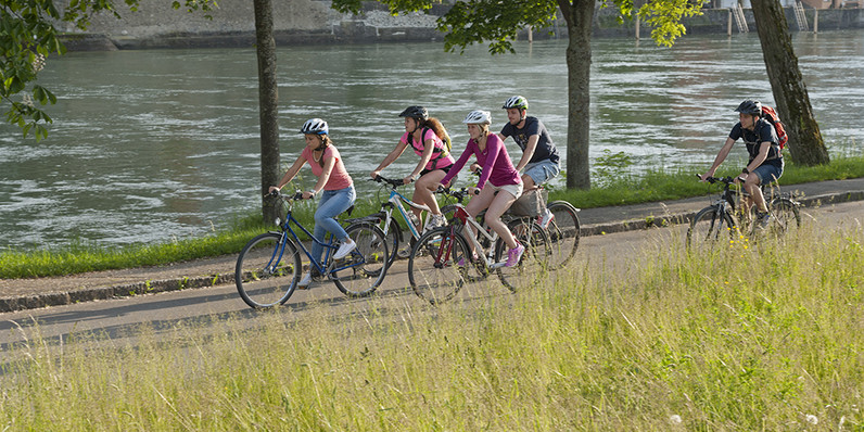 Fahrradfahrer am Hochrhein